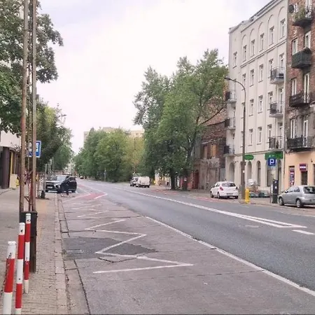 Cozy And Quiet In * Varşova